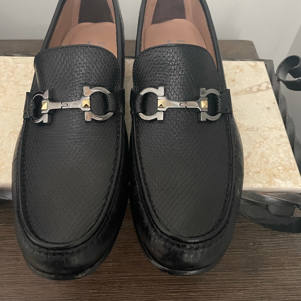 Salvatore Ferragamo Men’s Poveda/ Snake-Embossed Loafer with Gancini strap 10.5E